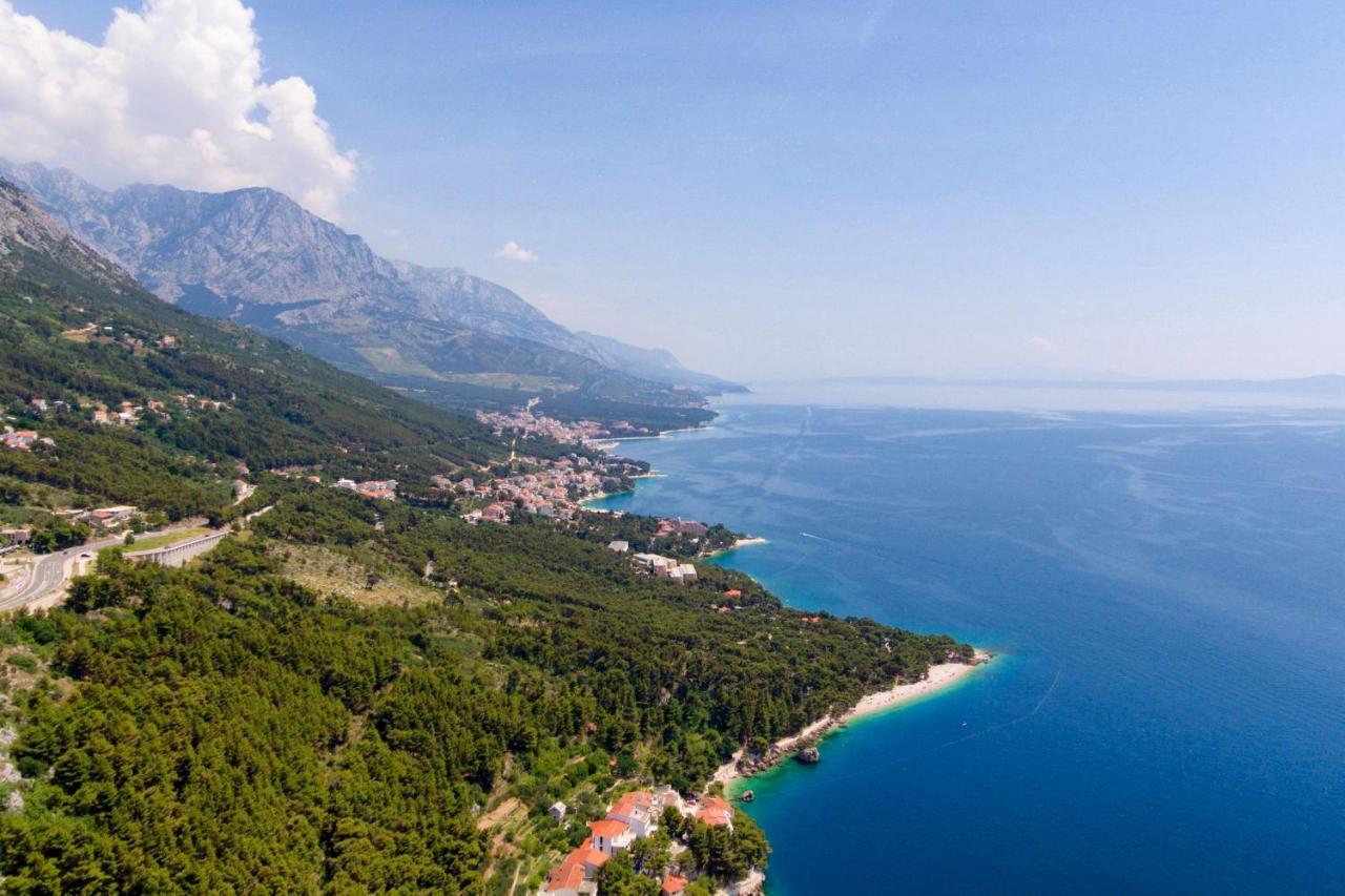Apartments With A Parking Space Brela, Makarska - 789 Esterno foto